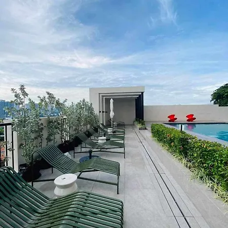 The Median Condo Near It Park