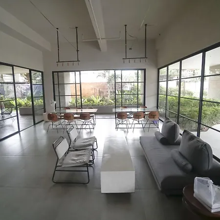 The Median Condo Near It Park